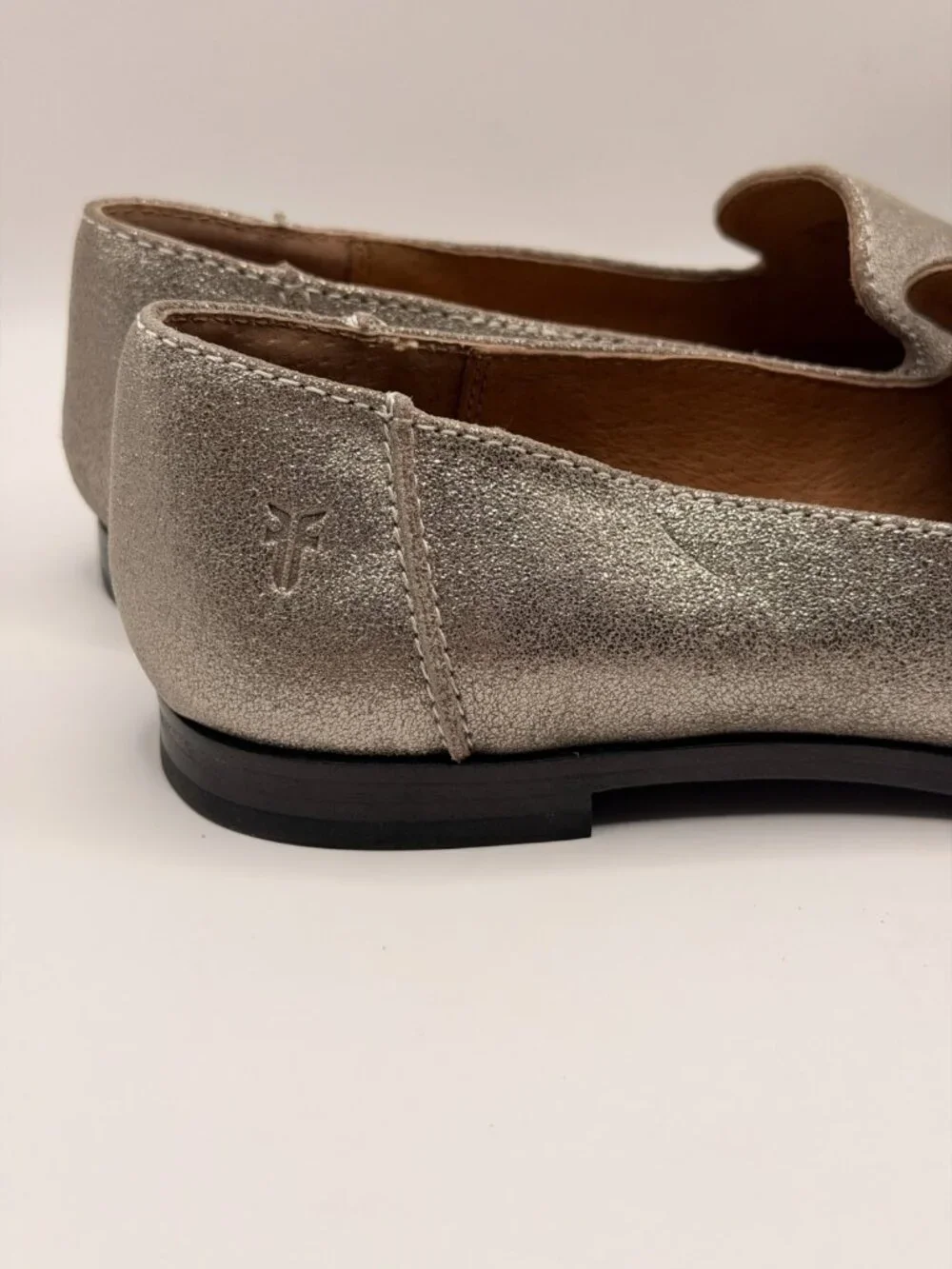 Frye Women Pewter Kenzie Venetian Pointed Toe Flat Sz 7.5